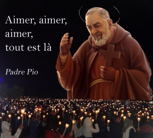 Padre Pio Benediction tx de la foule 2013
